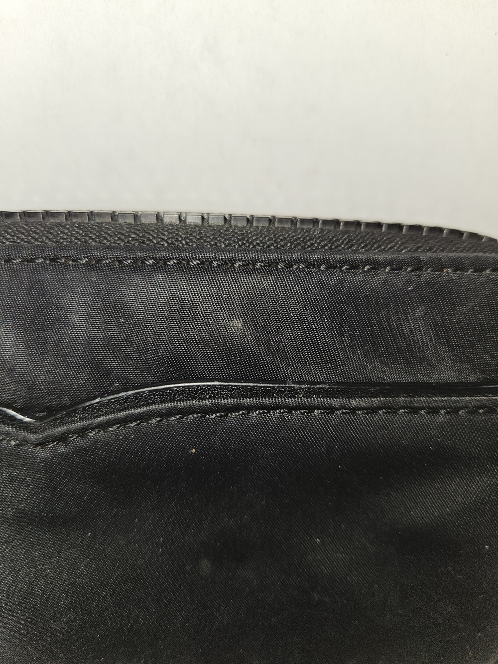 Kate Spade Black Zip Around Wallet - Picture 4 of 14